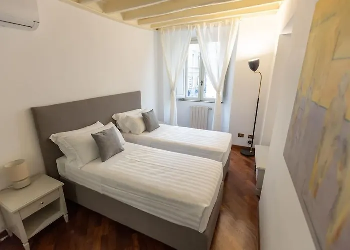 Piazza Navona Classy & Large Apartment Rom