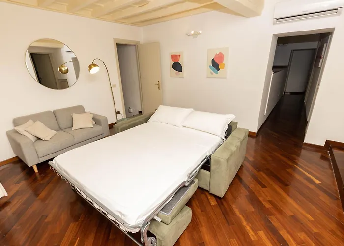 Piazza Navona Classy & Large Apartment